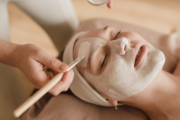 Cosmetology clinic in Wakad offering skin and hair specialist care, acne and laser treatment, HydraFacial, PRP hair treatment, salon and bridal makeup services